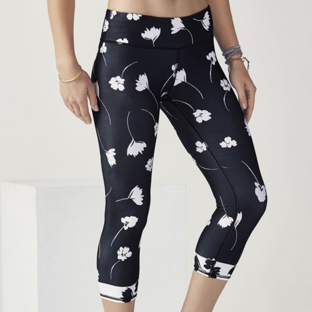 Fabletics Salar Capri Powerhold Black & White Floral Leggings